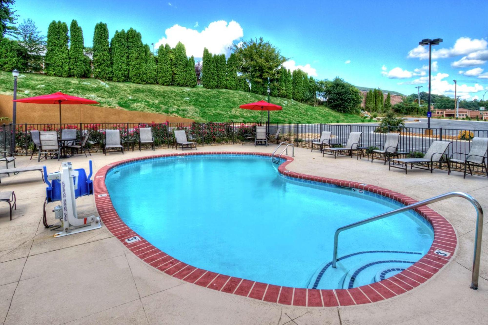 Hampton Inn Cookeville Exterior photo